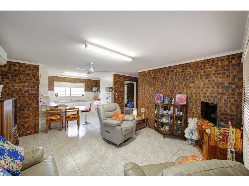 2/5 CEVN STREET, Childers QLD 4660