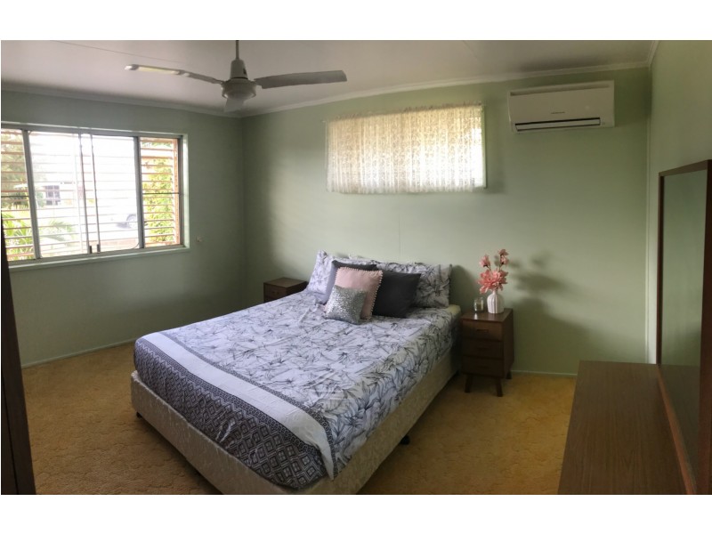 6 HARNEY STREET, Childers QLD 4660