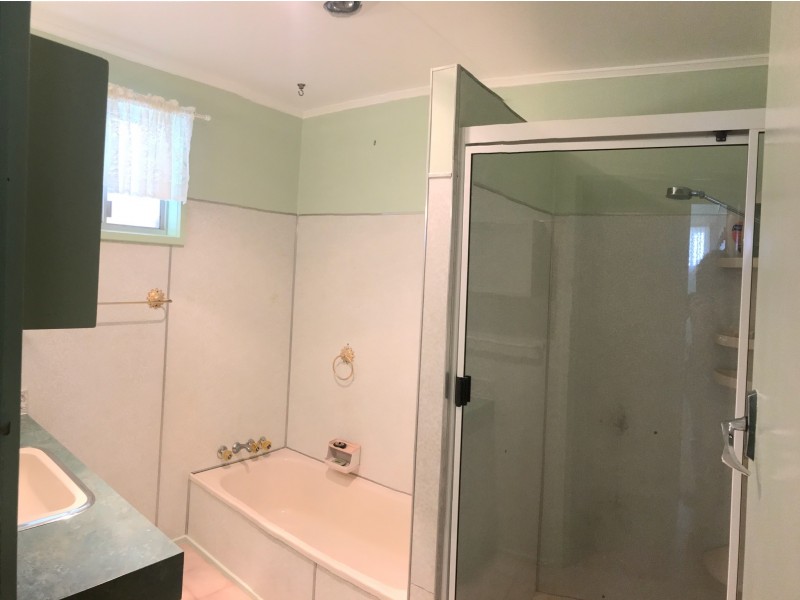 6 HARNEY STREET, Childers QLD 4660