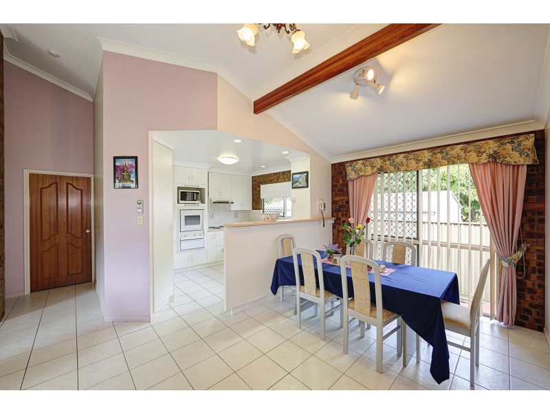 3/5 CEVN STREET, Childers QLD 4660