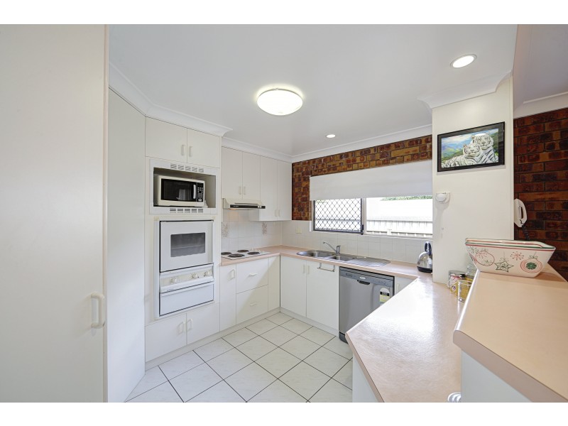 3/5 CEVN STREET, Childers QLD 4660