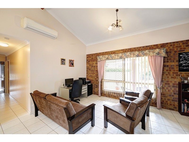 3/5 CEVN STREET, Childers QLD 4660