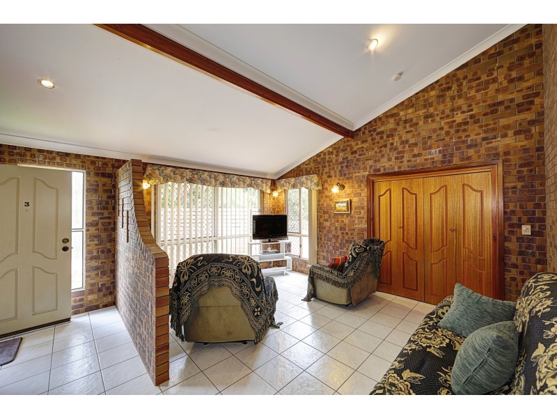 3/5 CEVN STREET, Childers QLD 4660