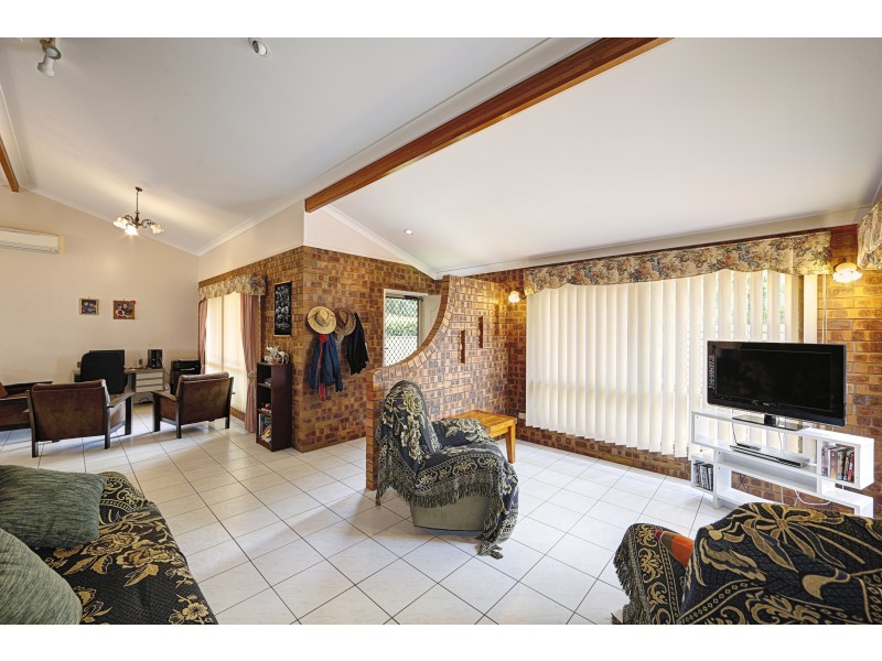 3/5 CEVN STREET, Childers QLD 4660