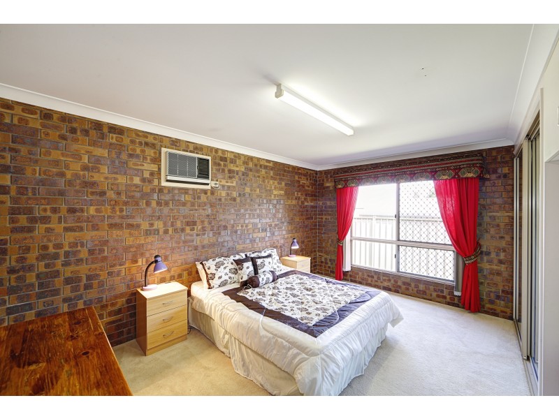 3/5 CEVN STREET, Childers QLD 4660