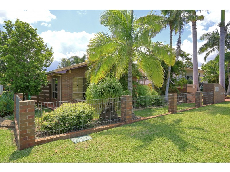 3/5 CEVN STREET, Childers QLD 4660