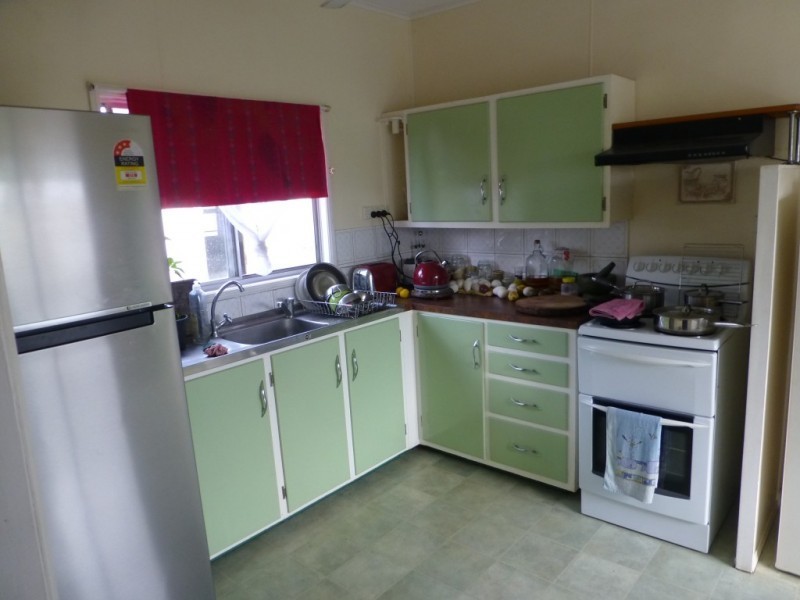 42 BLUFF VIEW ROAD, Biggenden QLD 4621