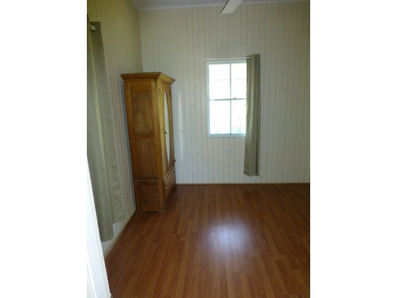 36 George Street, Biggenden QLD 4621