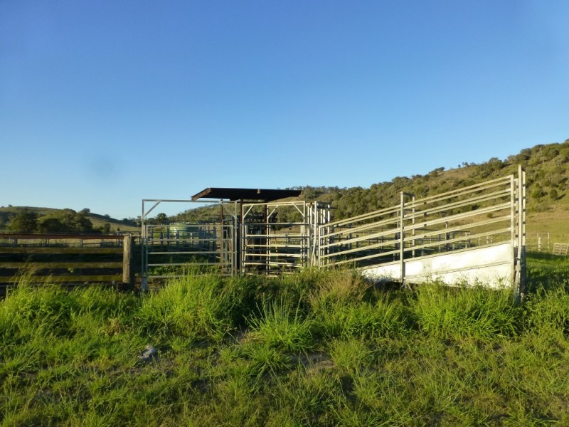 Coalstoun Lakes QLD 4621