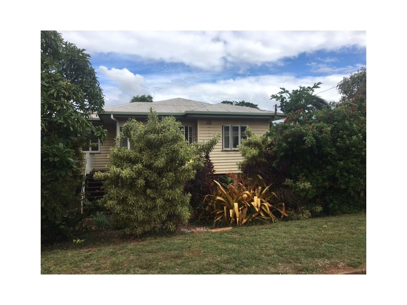22 Macrossan Street, Childers QLD 4660