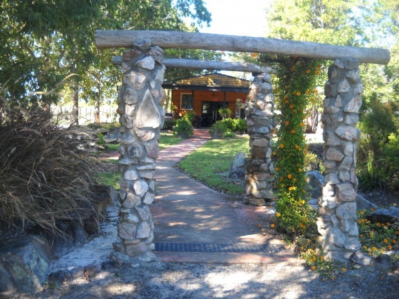 574 RAINBOWS ROAD, South Isis QLD 4660