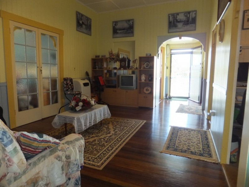 25 NELSON STREET, Childers QLD 4660