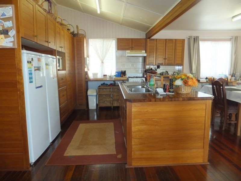 25 NELSON STREET, Childers QLD 4660