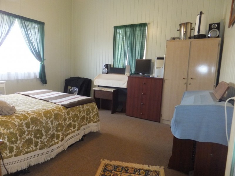 25 NELSON STREET, Childers QLD 4660