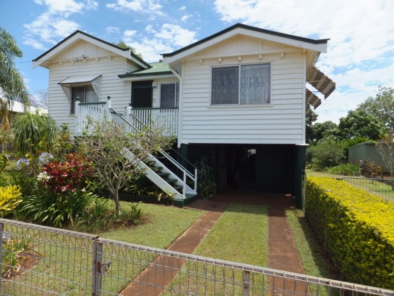 25 NELSON STREET, Childers QLD 4660