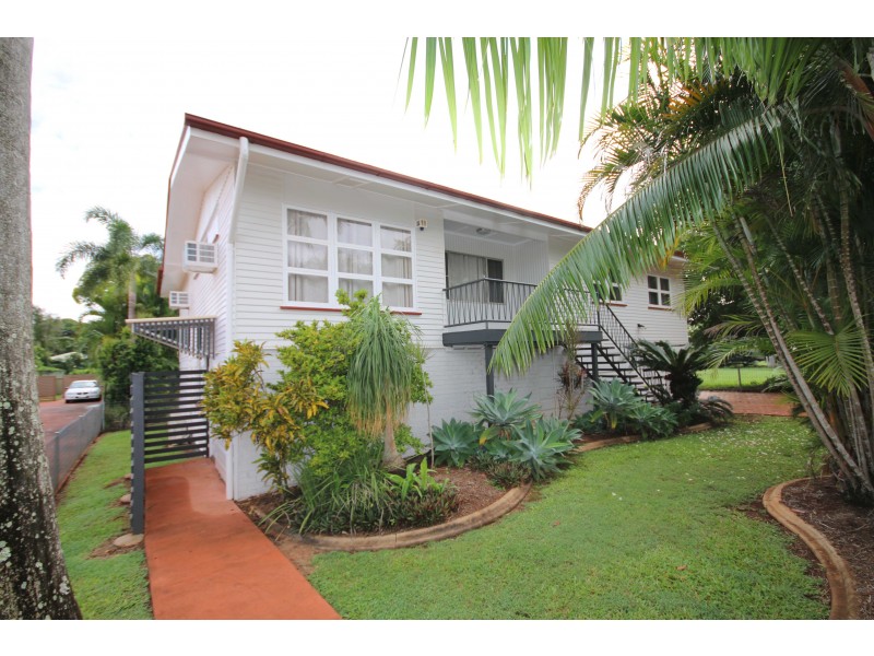 3 CEVN STREET, Childers QLD 4660