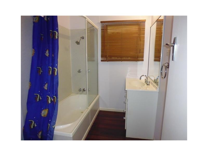 3 CEVN STREET, Childers QLD 4660