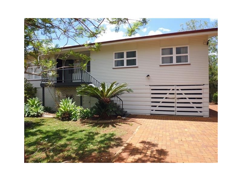 3 CEVN STREET, Childers QLD 4660