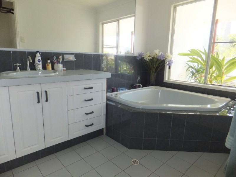 87 NORTH ISIS ROAD, North Isis QLD 4660