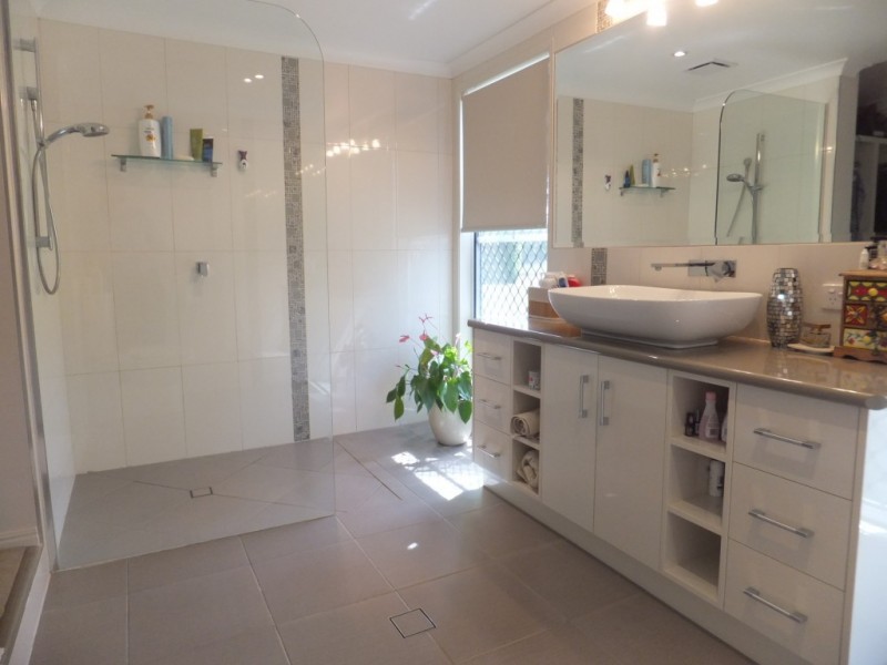 87 NORTH ISIS ROAD, North Isis QLD 4660