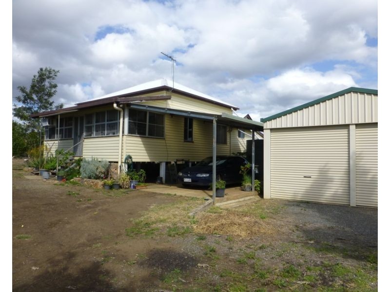 42 Bluffview Road, Biggenden QLD 4621