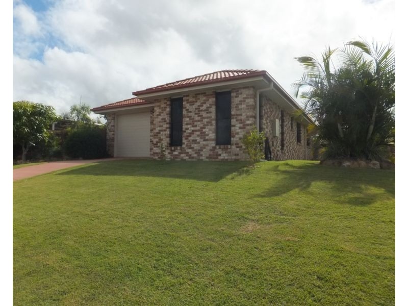 30 Pioneer Avenue, Childers QLD 4660