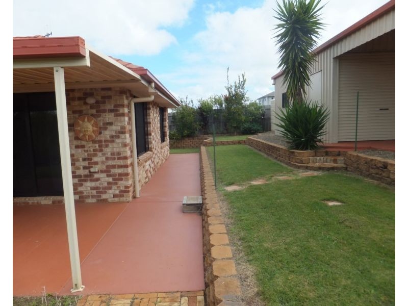 30 Pioneer Avenue, Childers QLD 4660