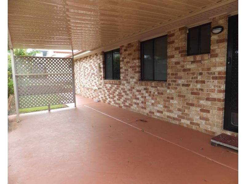 30 Pioneer Avenue, Childers QLD 4660