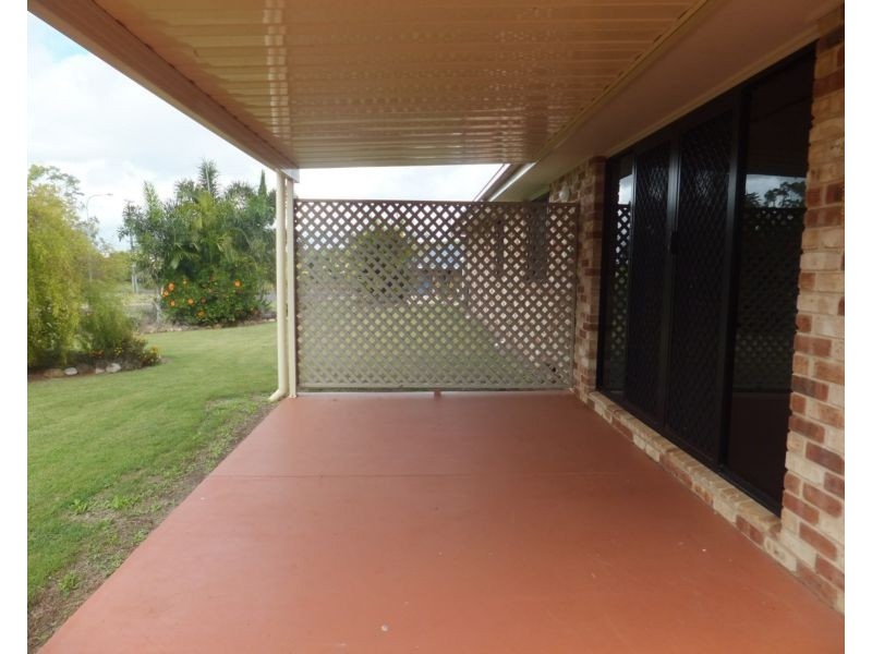 30 Pioneer Avenue, Childers QLD 4660