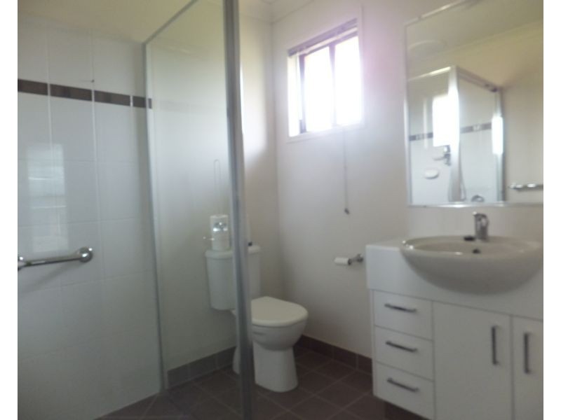 30 Pioneer Avenue, Childers QLD 4660
