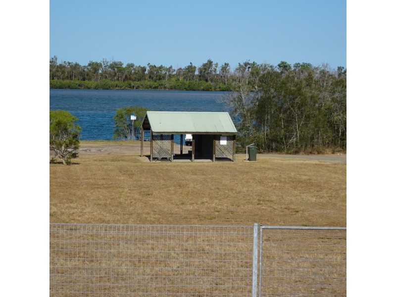 2 WATKINS STREET, Buxton QLD 4660
