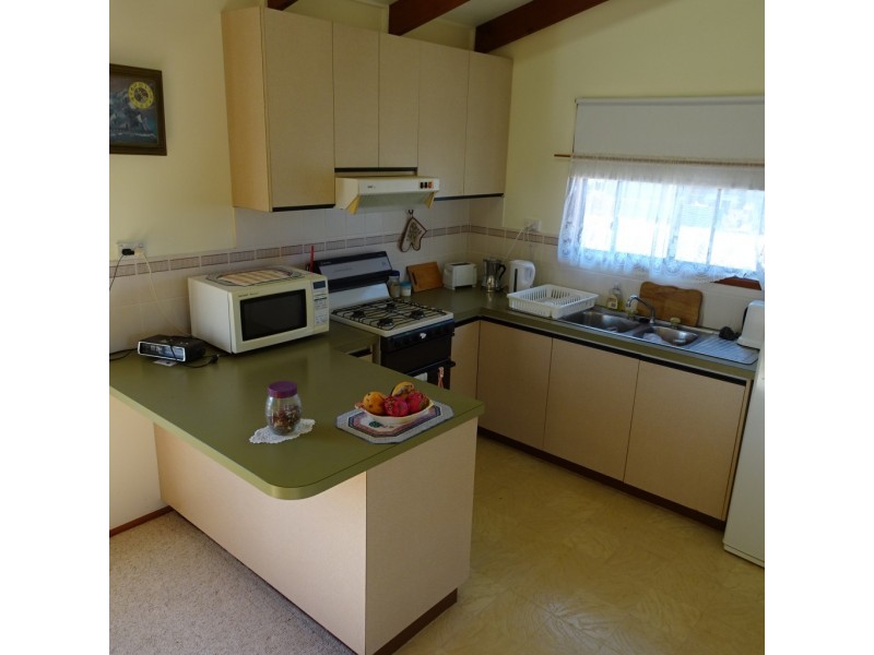2 WATKINS STREET, Buxton QLD 4660