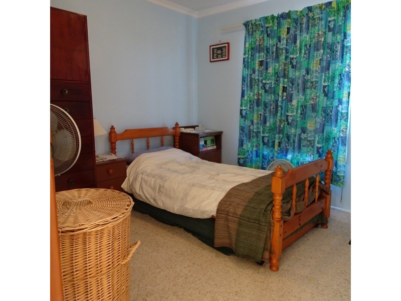 2 WATKINS STREET, Buxton QLD 4660