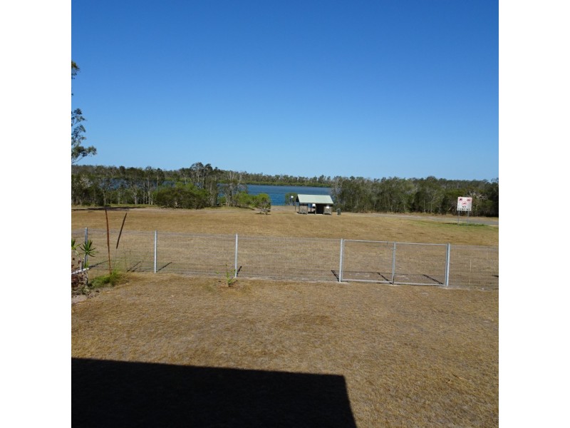 2 WATKINS STREET, Buxton QLD 4660