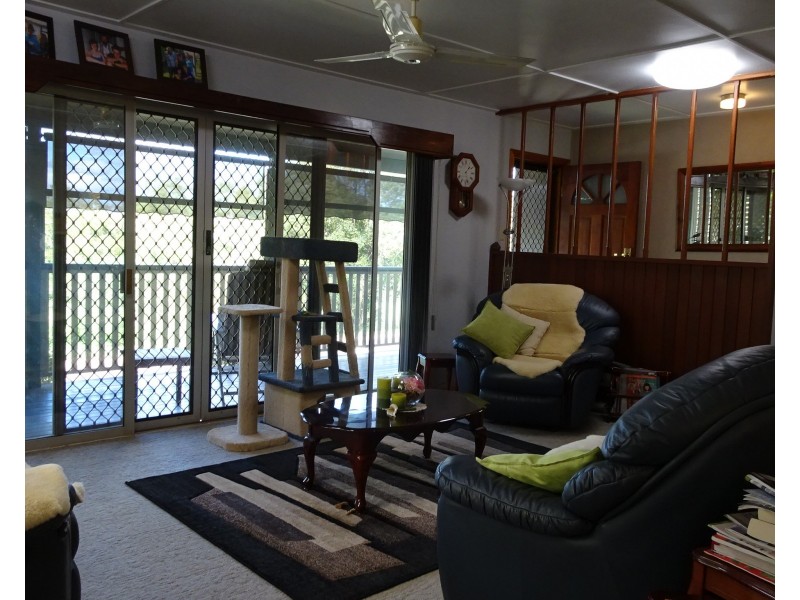 12 ELIZABETH STREET, Childers QLD 4660