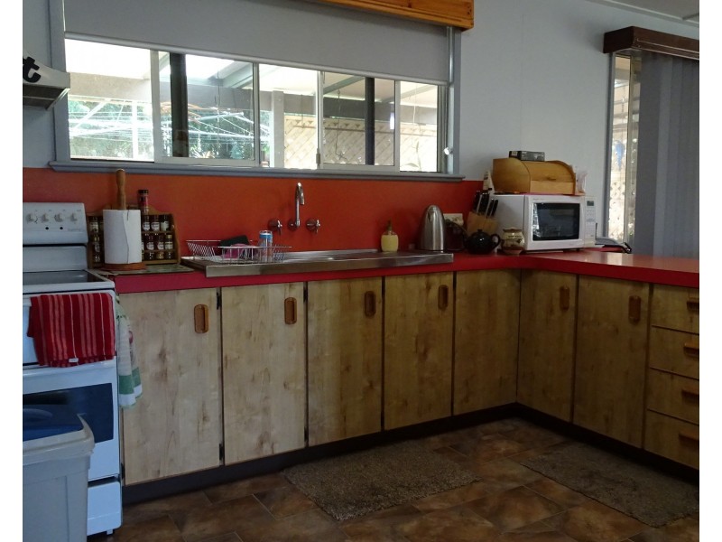 12 ELIZABETH STREET, Childers QLD 4660