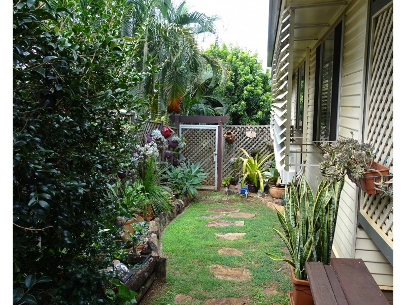 12 ELIZABETH STREET, Childers QLD 4660