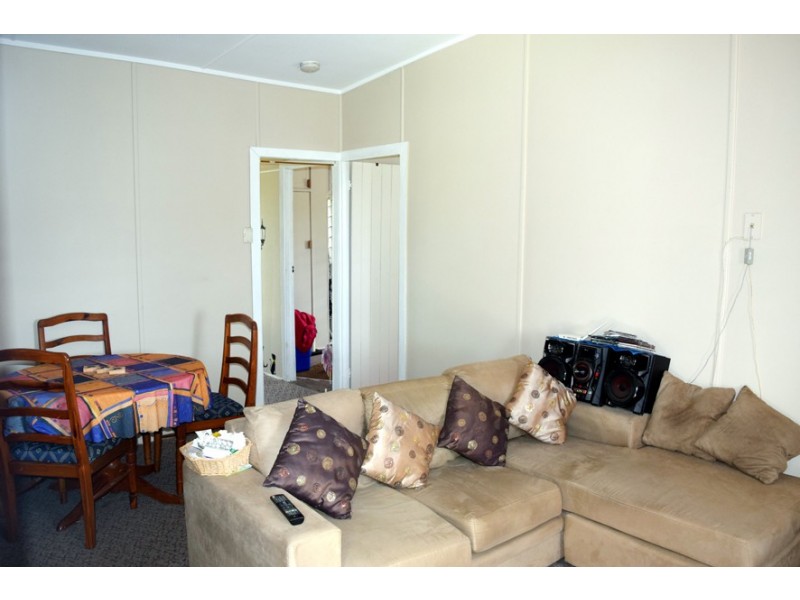 8 Adelong Street, Gayndah QLD 4625