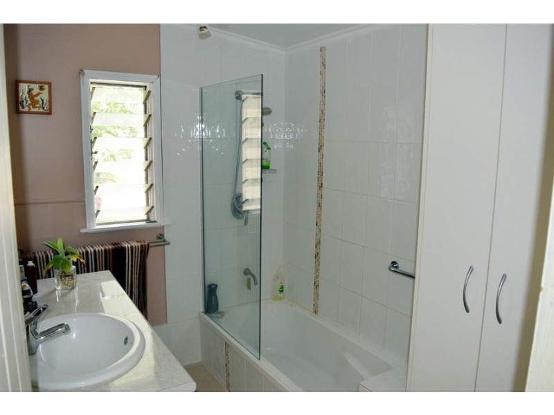 8 Adelong Street, Gayndah QLD 4625