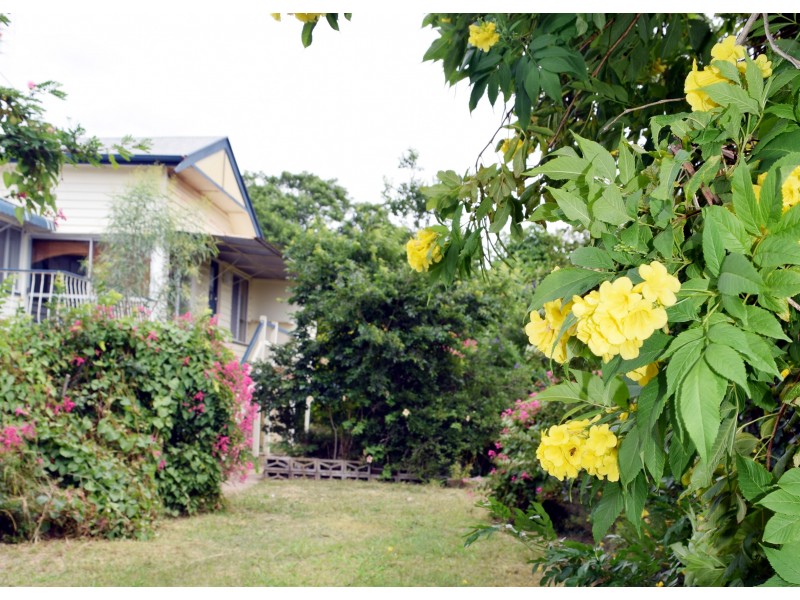 28 Barrow, Gayndah QLD 4625