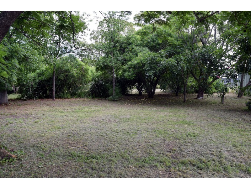 28 Barrow, Gayndah QLD 4625