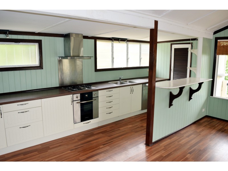 28 Barrow, Gayndah QLD 4625