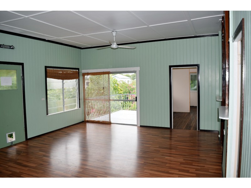 28 Barrow, Gayndah QLD 4625