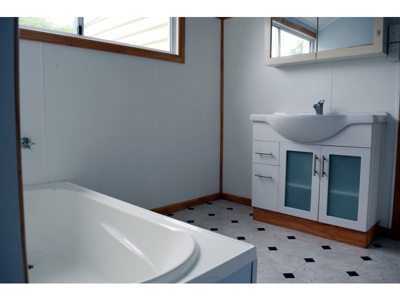 28 Barrow, Gayndah QLD 4625