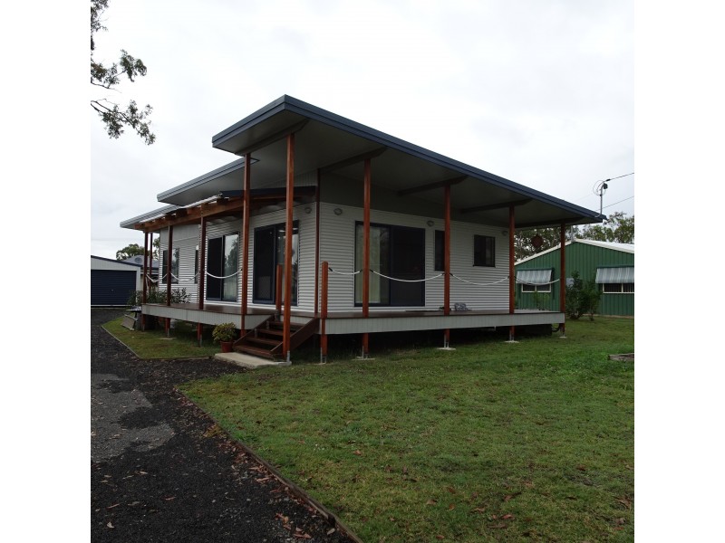 27 STELEY STREET, Buxton QLD 4660