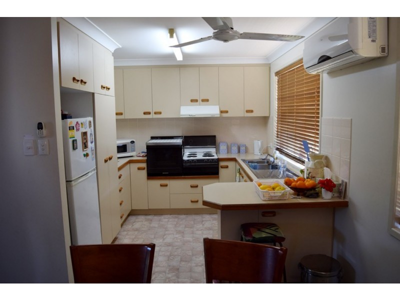 36 Pineapple Street, Gayndah QLD 4625