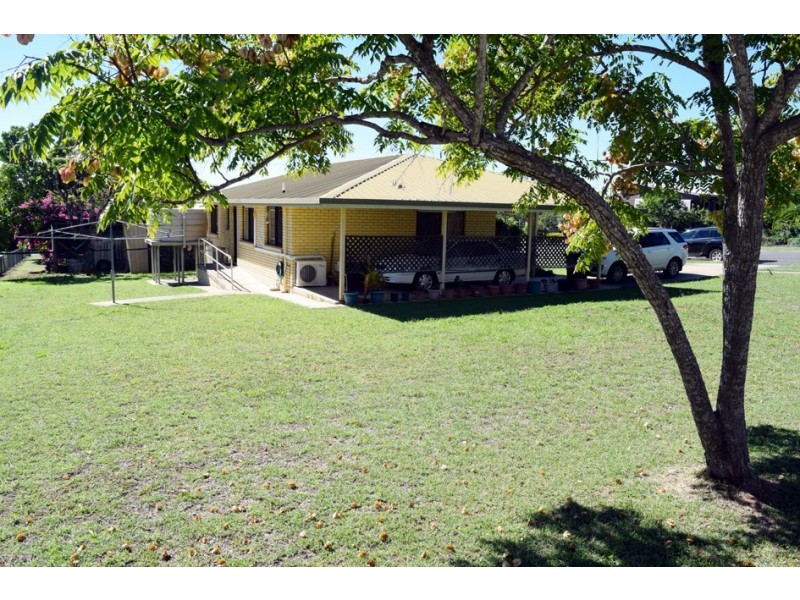 36 Pineapple Street, Gayndah QLD 4625
