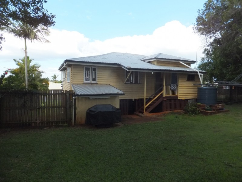 6 Queen Street, Childers QLD 4660