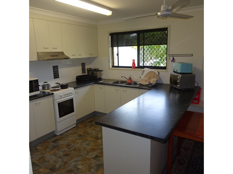 65 THOMPSON ROAD, Childers QLD 4660