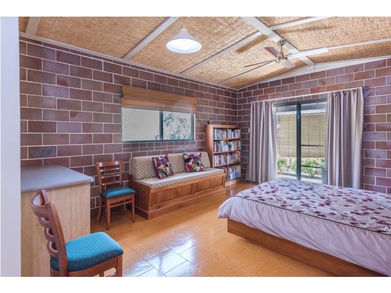97 OAKVIEW DRIVE, Redridge QLD 4660